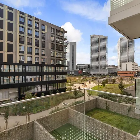 Lam Grey - Free Parking *